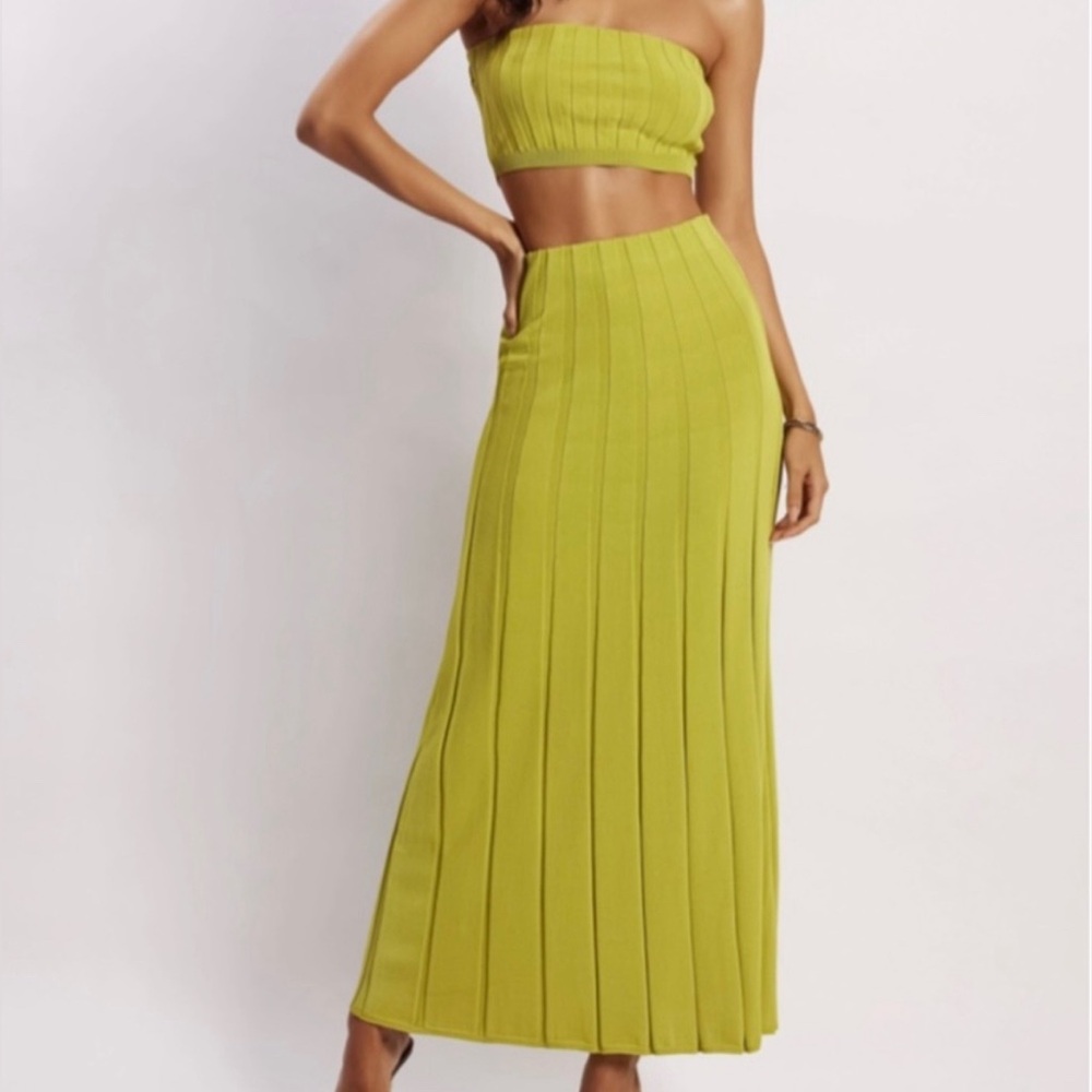 MESHKI JASMYN RIBBED PLISSE BANDEAU MIDI MAXI FLUTE SKIRT SET XS